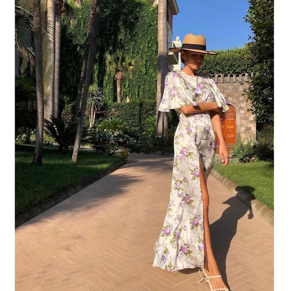 ✖️SOLD✖️LES REVERIES Petal Sleeve Slit Front Dress - Picture 2 of 14